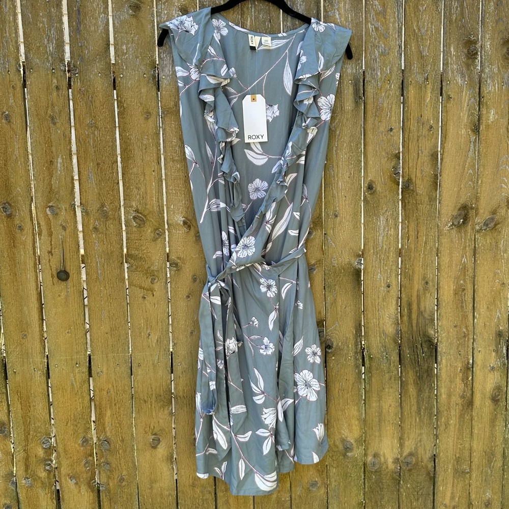 XL Roxy Floral Mini wrap Dress in Blue and White